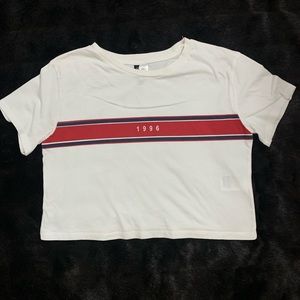 White t shirt crop